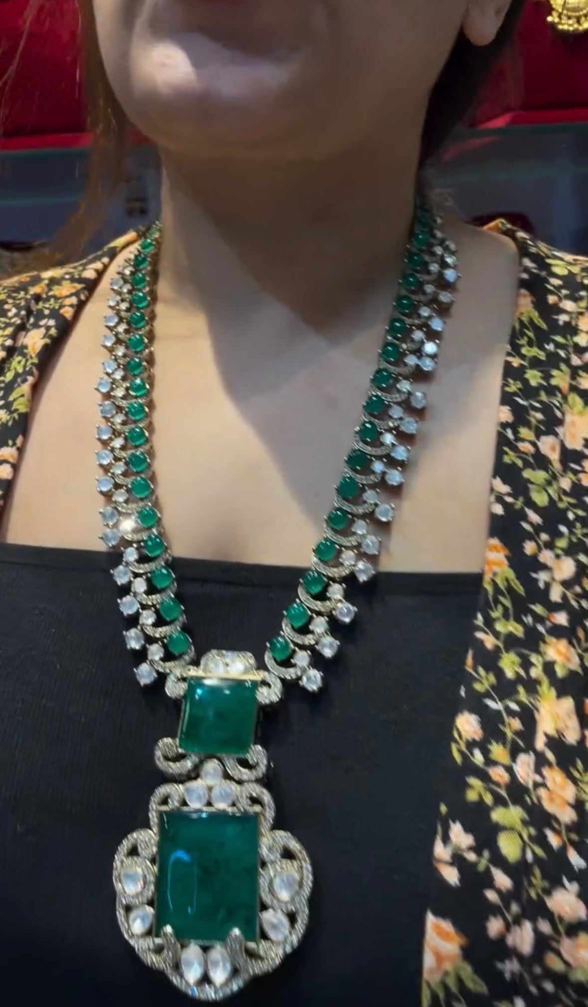 Green Necklace Set