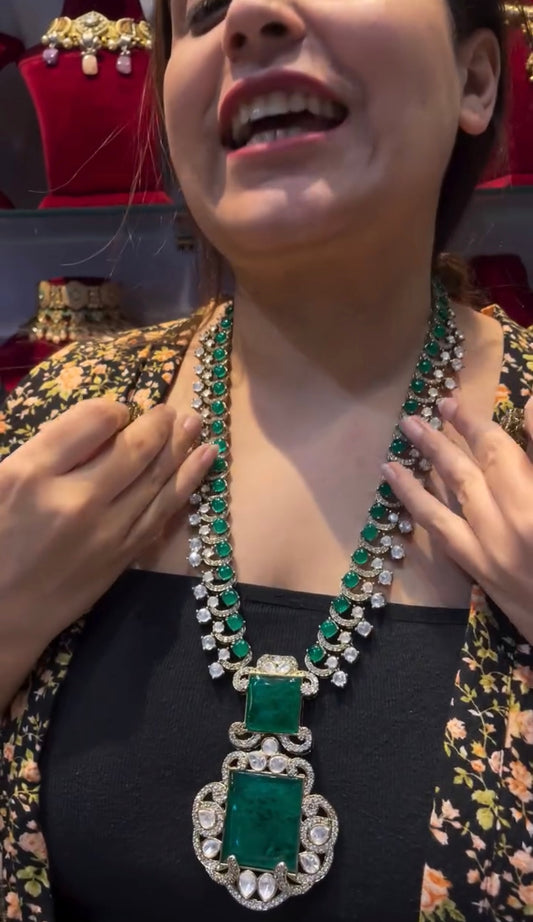 Green Necklace Set