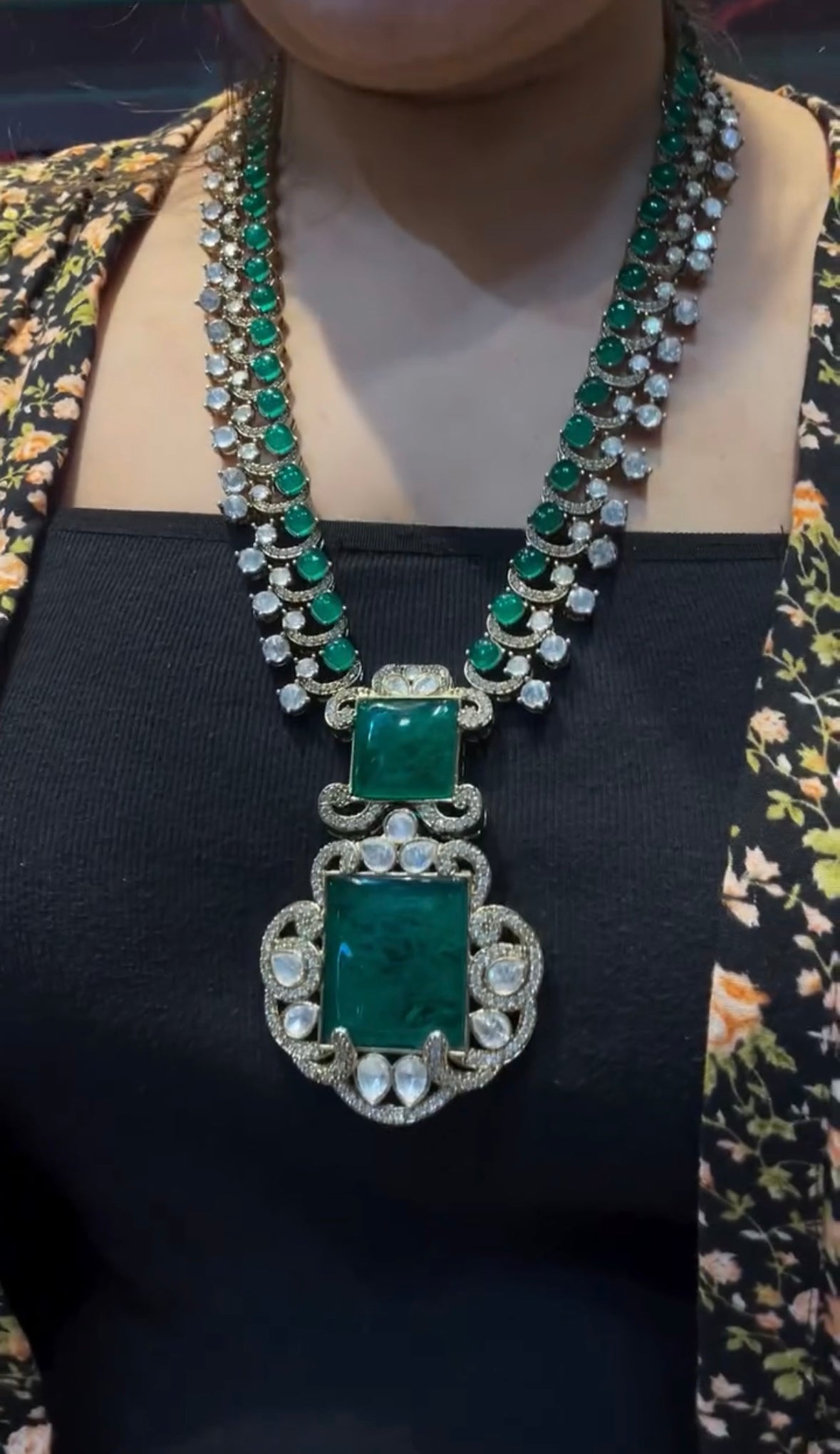 Green Necklace Set